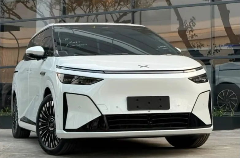 XPeng X9 - MPV Listrik Premium 7 Kursi